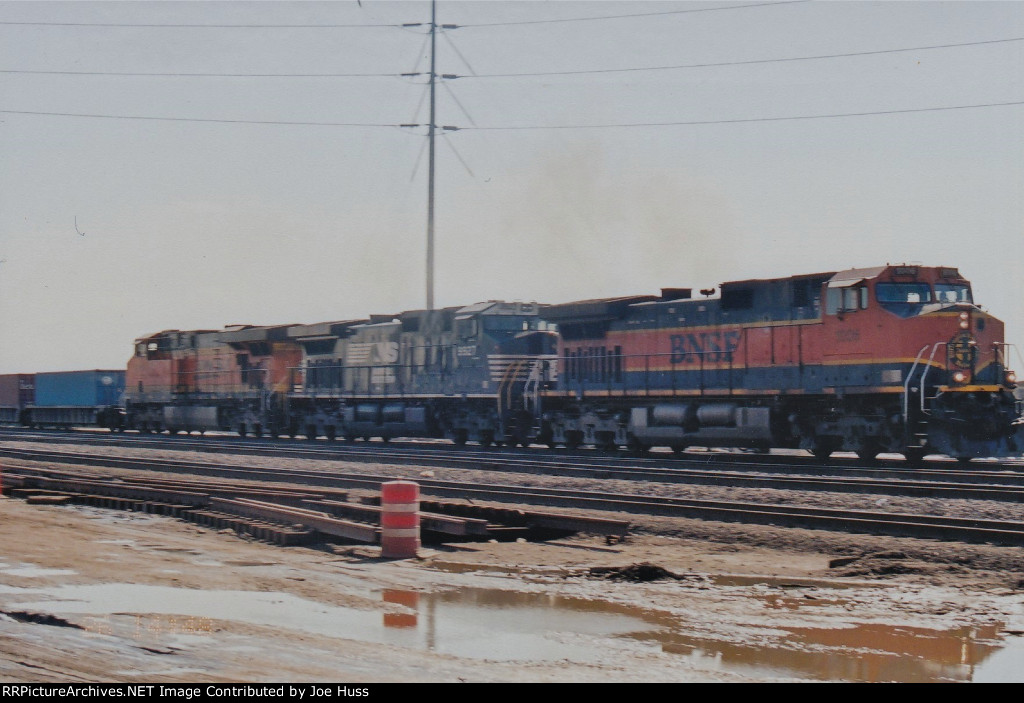 BNSF 1006 West